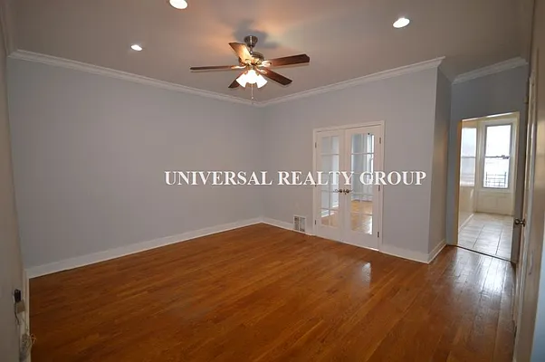 Rented by Universal Realty Group | media 3
