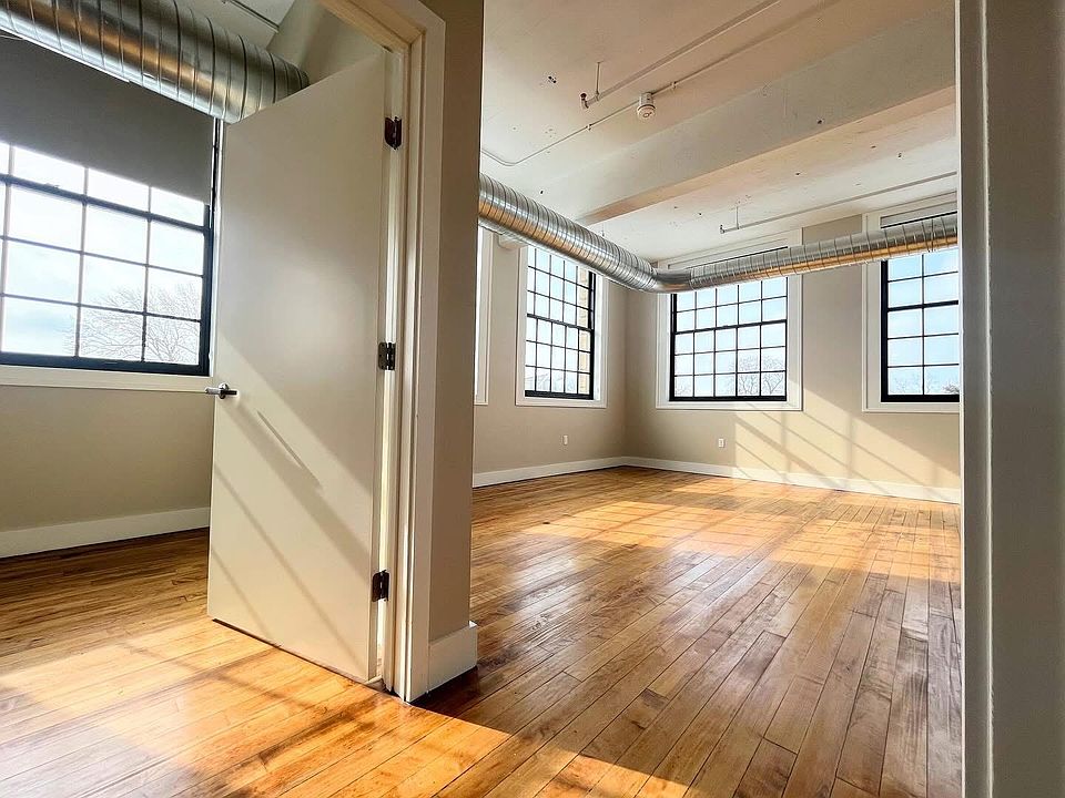 2nd image of 170 Florida St #1
