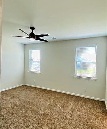 5th image of 712 Lakeshore Village Dr