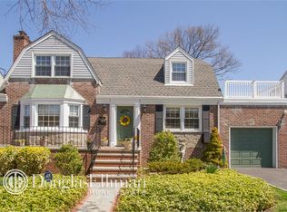 187 Canterbury Gate, Lynbrook, NY 11563