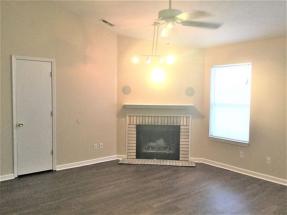 4th image of 1318 Oak Lake Ln
