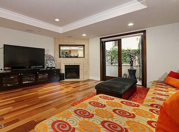 5th image of 250 S De Lacey Ave Unit 202