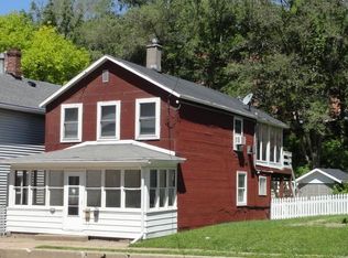 253 Wisconsin Ave, East Dubuque, IL 61025