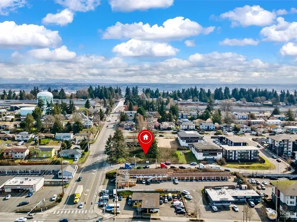 2805 S 216th Street, Des Moines, WA 98198