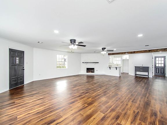 5th image of 142 Wilson Ave