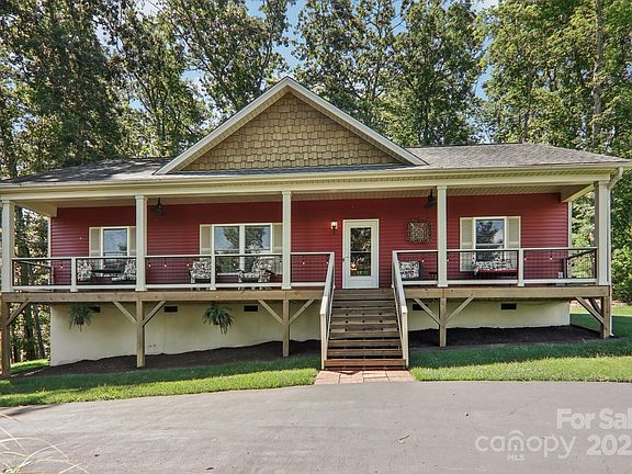 4th image of 39 Catatoga Ln