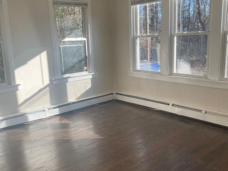 51 Birch Pl #1 — Photo 2