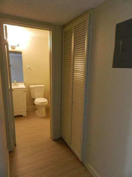2 bed, 1.5 bath, 1000 sqft, $2,500 — Photo 3