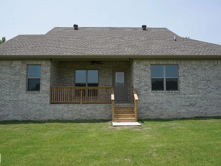 1814 N Oak St — Photo 22