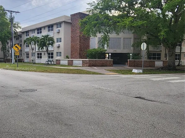 6580 Santona St #A8, Coral Gables, FL 33146
