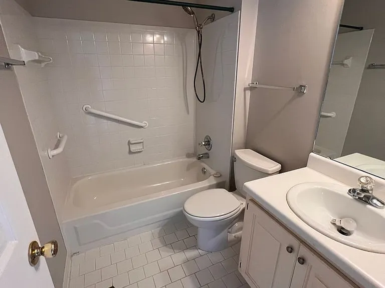 561 Heritage Ct — Photo 14