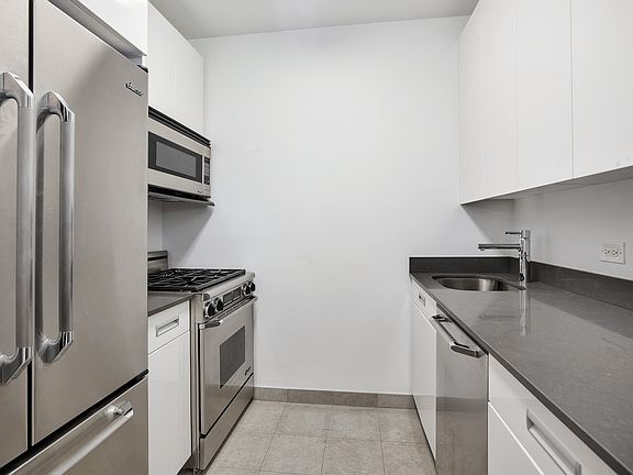 4th image of 99 John St APT 310