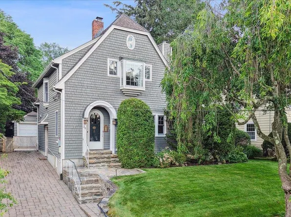 20 Bronson Avenue, Scarsdale, NY 10583