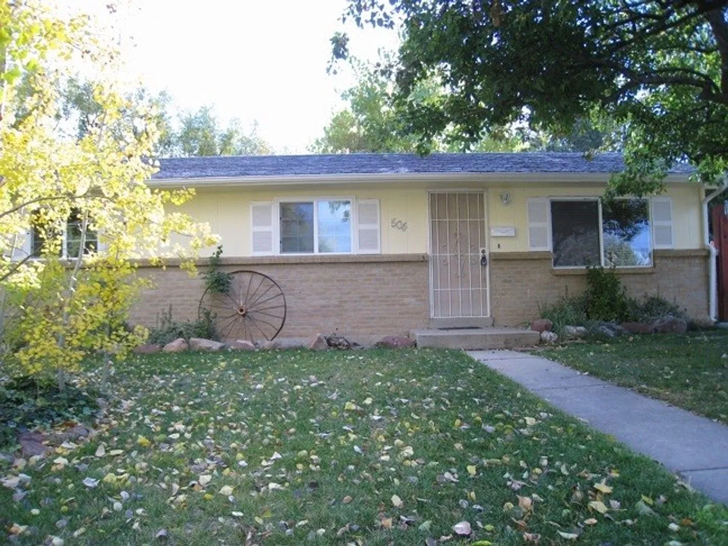3 bedroom home in Louisville — Photo 1