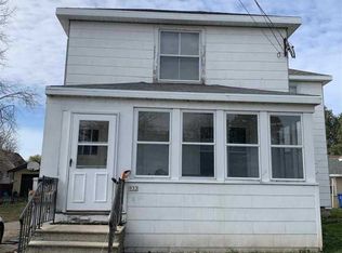 933 Grand St, Oshkosh, WI 54901