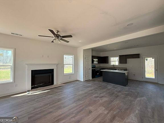 4th image of 335 Yancey Rd