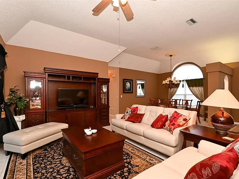 3866 Surrey Ct — Photo 15