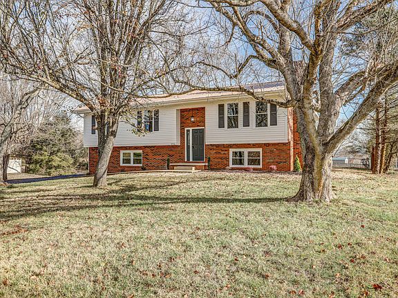 3rd image of 446 Old Hickory Cir
