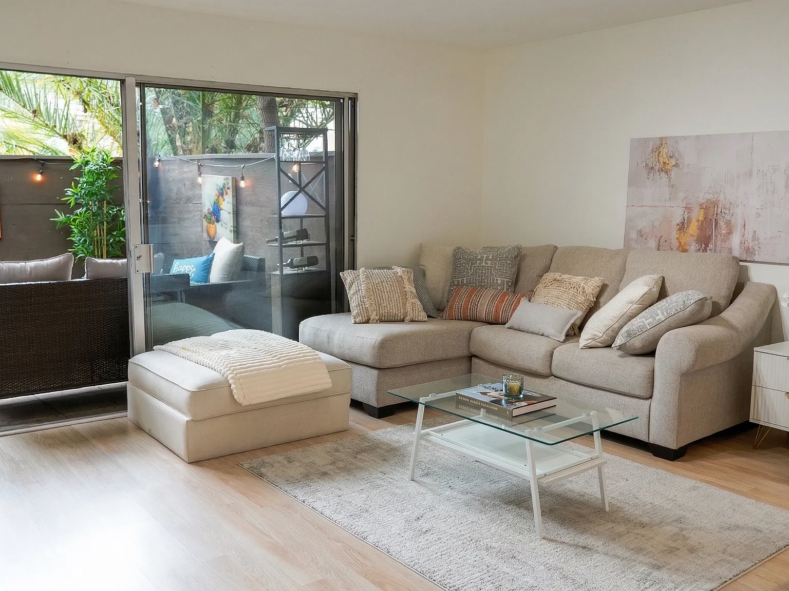 1 bed, 960 sqft, $3,800 — Photo 2