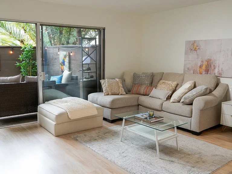 Fun Decor, Flexible Lease, Fully Furnished
