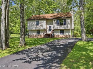 12602 Big Bear Dr, East Stroudsburg, PA 18302