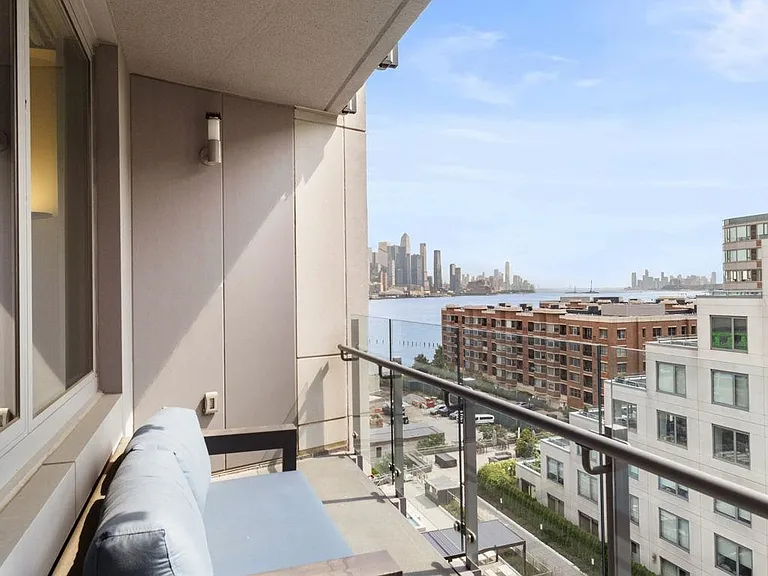 9 Avenue At Port Imperial #910 — Photo 5