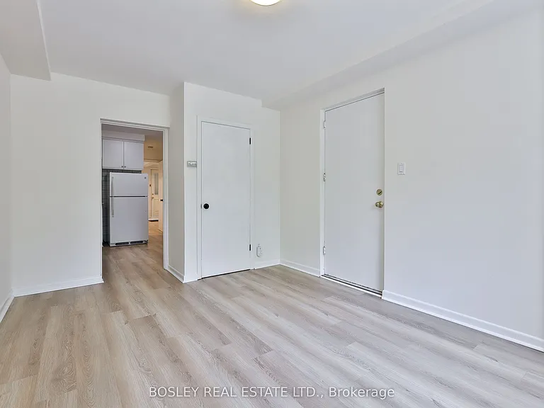 144 Evelyn Ave #LOWER — Photo 16