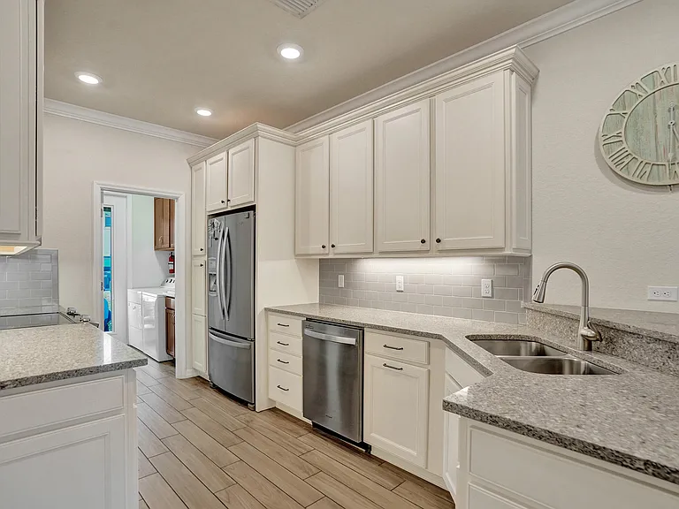 1300 Eucalyptus Dr #3 — Photo 6