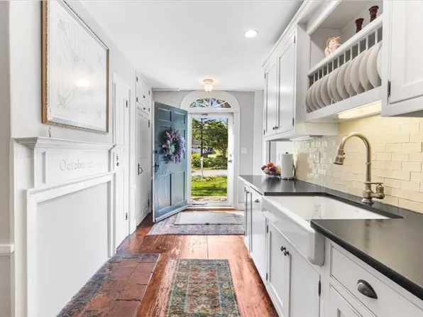 113 Ashland St, Abington, MA 02351