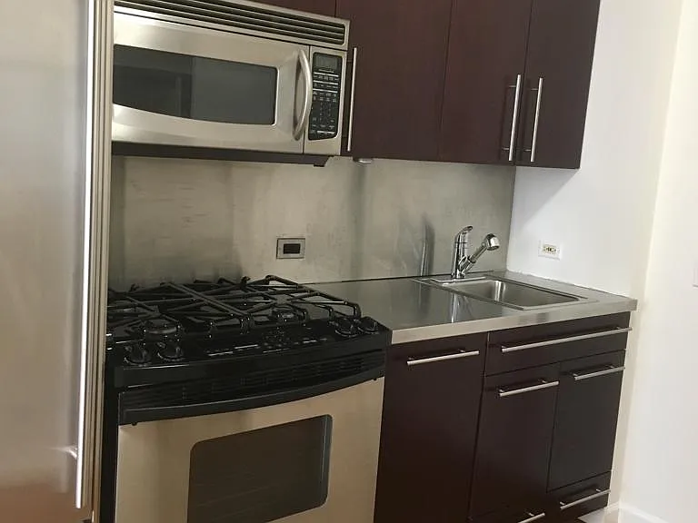 150 Nassau St #7J — Photo 9