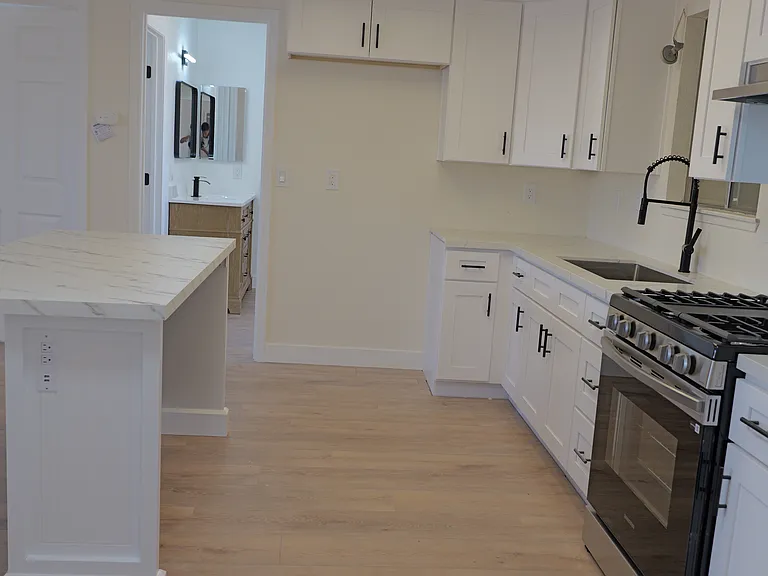 20997 Pine Ridge Ave #2 — Photo 13