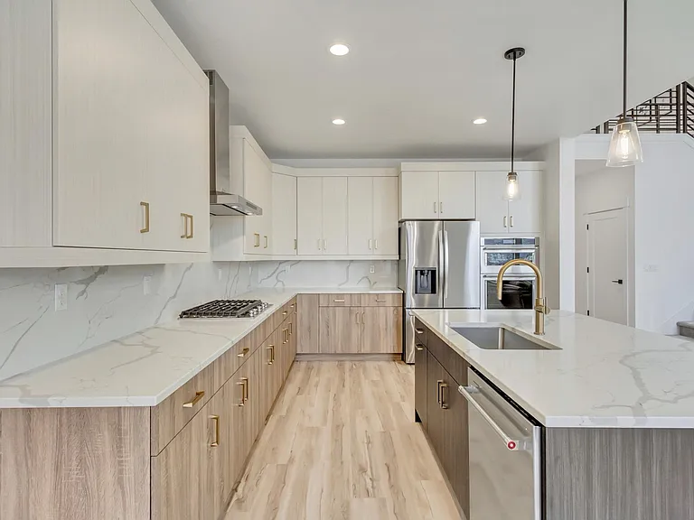 1457 W Russo Dr — Photo 11