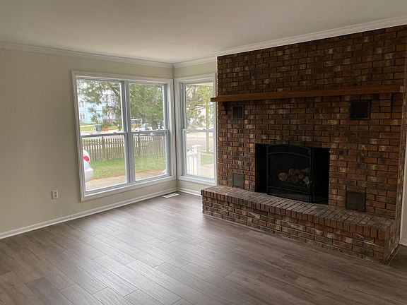 Living Room w/Fireplace