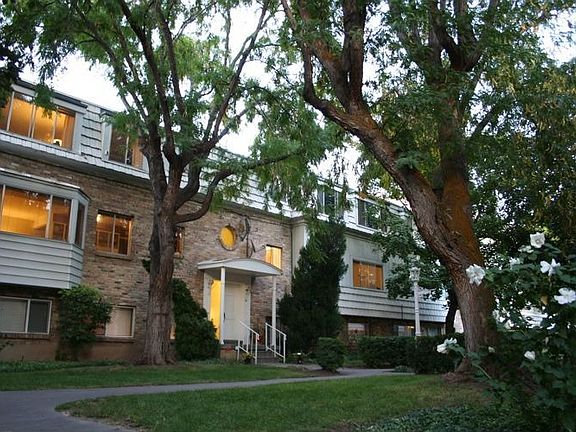 Courtyard /  Building Entry
