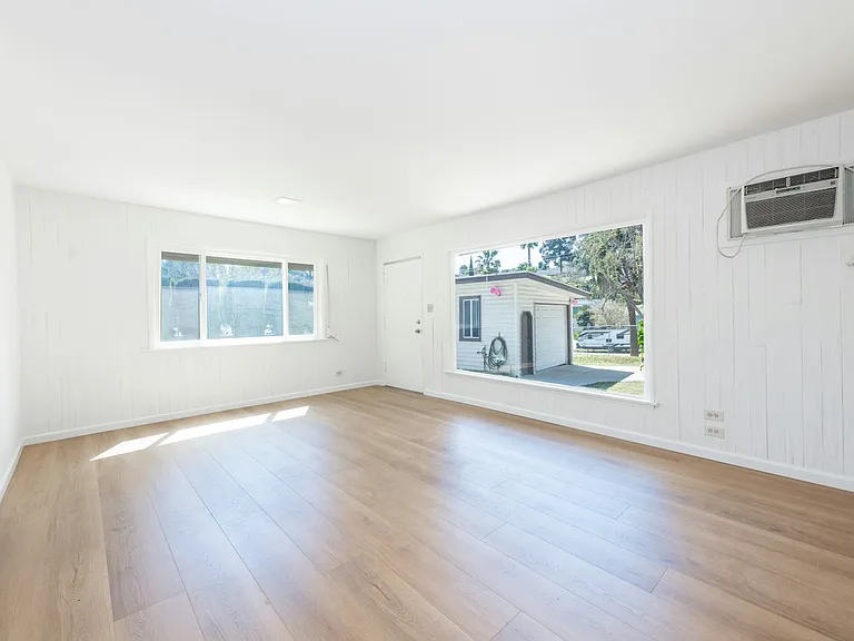 3757 York Blvd — Photo 3