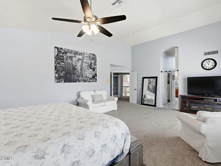 2575 E Drake St — Photo 25