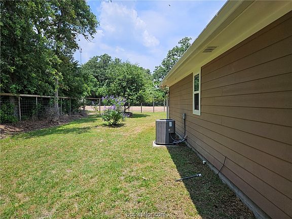 5th image of 104 Bramble Wood Cir