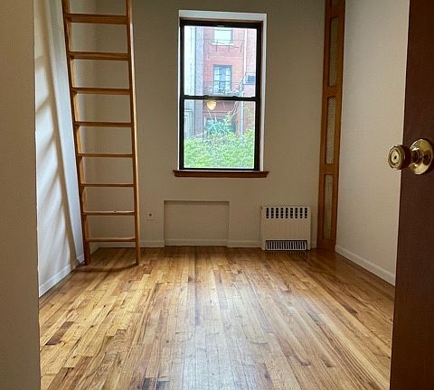 4th image of 140 W 76th St APT 1B
