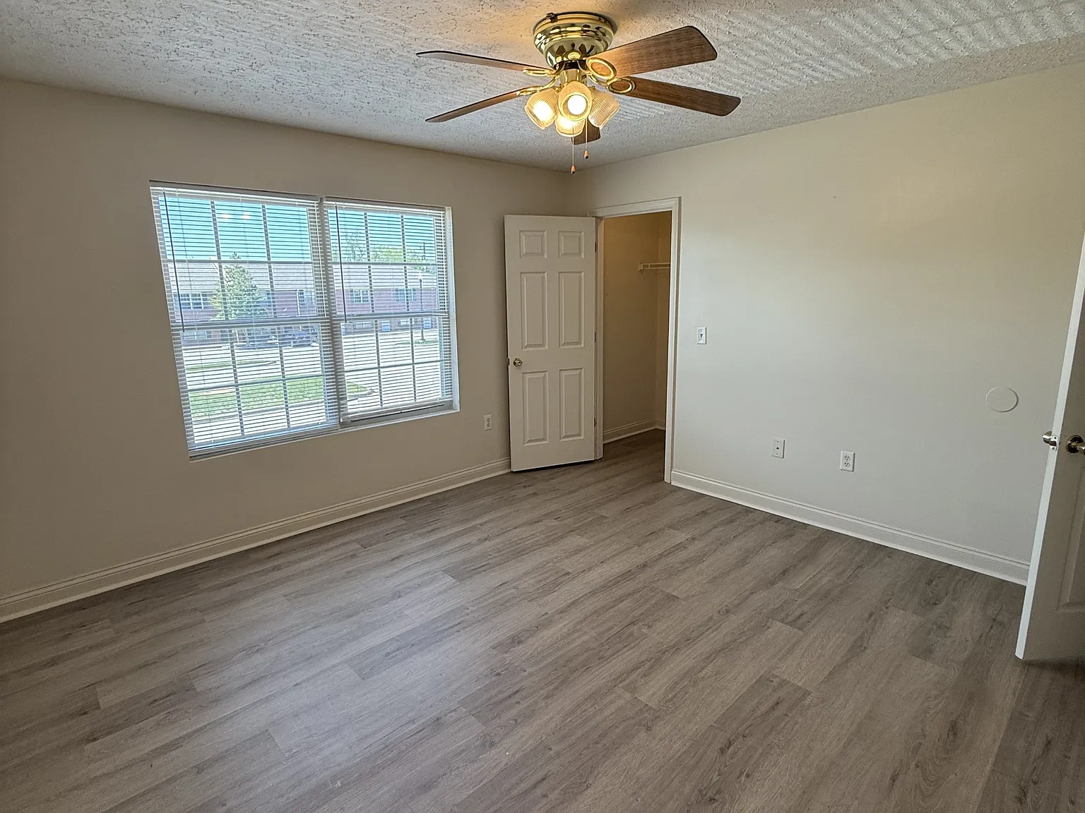 24 Jade Ct. - J5 — Photo 3