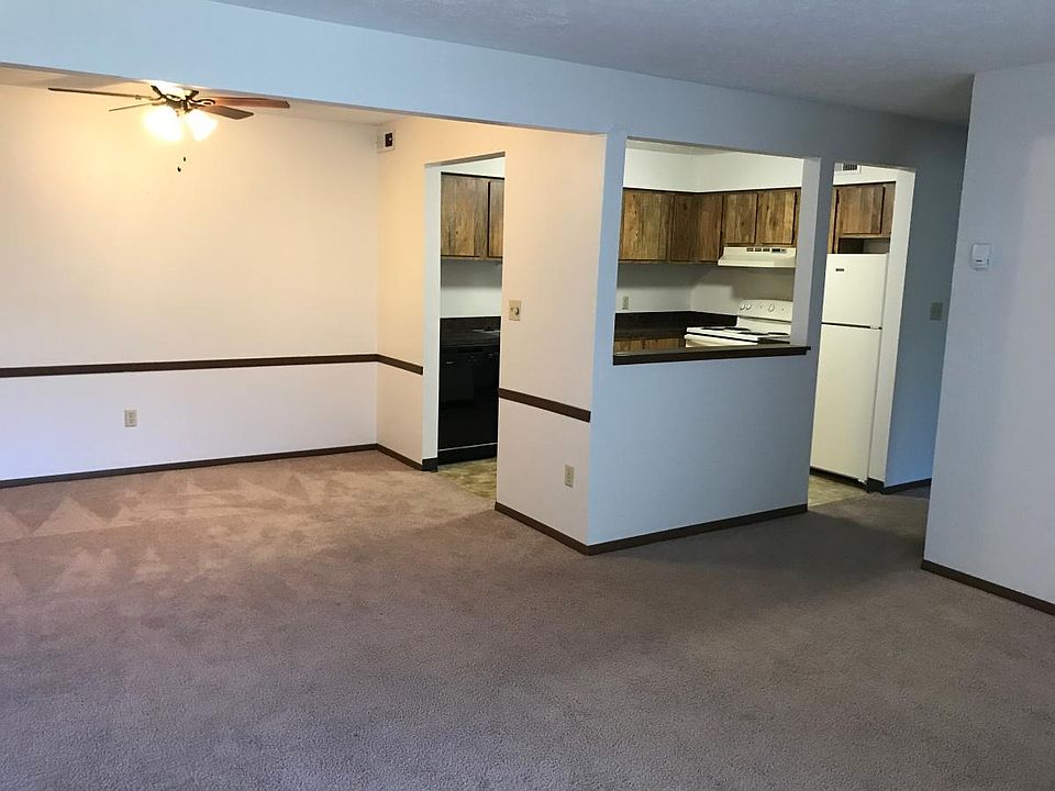 1st image of 1827 Hampton Knoll Dr