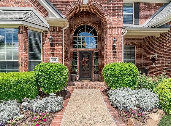 2nd image of 1911 Bordeaux Ct
