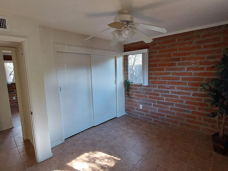 E Blacklidge Dr — Photo 24