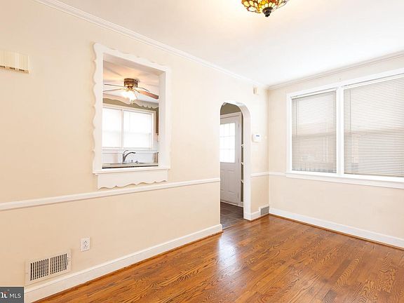 5th image of 1505 Beech St