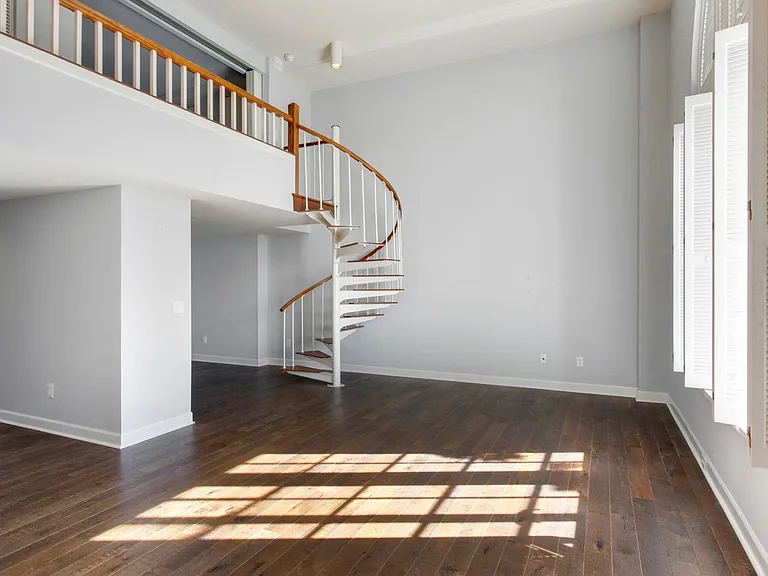 321 Abercorn St #103 — Photo 2