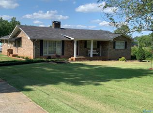 211 Burgess Cir, Moulton, AL 35650