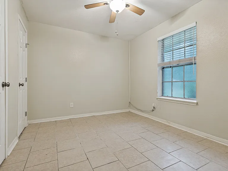 2623 Foliage Green Dr — Photo 7
