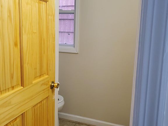 3rd image of 466 Washington Ave Floor 1