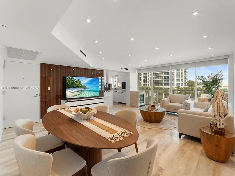 5900 Collins Ave #604 — Photo 12