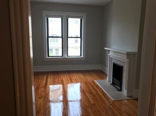 1023 W Webster Ave APT 3, Chicago, IL 60614