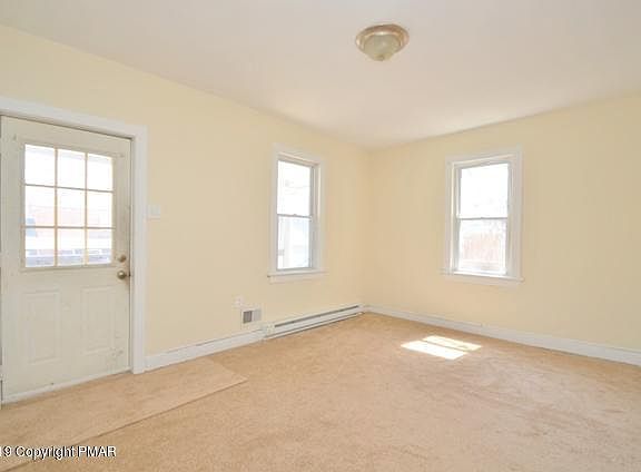 3rd image of 528 S 1st St